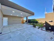 Casa com 3 dormitórios e piscina