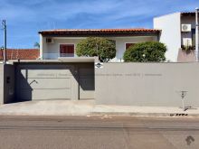 Sobrado sofisticado e aconchegante