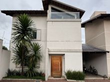 Triplex no condomínio San Pietro - Chácara Cachoeira