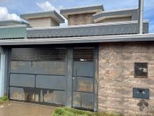 Casa com quintal amplo e suíte - Riveira Park