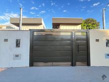 Casa térrea com quintal - suíte e ótima localização