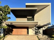 Ampla casa com 4 suítes - sendo uma térrea