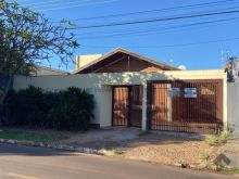 Casa térrea com amplo espaço