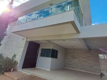 Maravilhosa - 5 suítes - 4 em cima - 1 embaixo