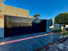 Maravilhosa casa de esquina no Vilas Boas com dupla aptidão