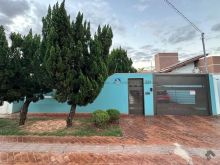 Casa com área de lazer e piscina