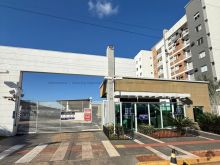 Apartamento com suíte e armários planejados