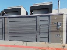 Casa com churrasqueira