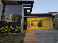 Lindo imóvel moderno com piscina e terreno inteiro
