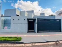 Casa com 4 dormitórios - área gourmet e piscina