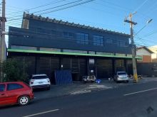 Salão/sobrado com 4 apartamentos