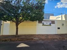 Casa térrea com 3 dormitórios