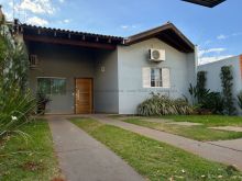 Casa completa com piscina no Rita Vieira