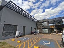 Sala comercial em galeria na avenida Três Barras