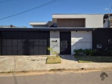 Casa nova alto padrão no centro em Bonito - MS