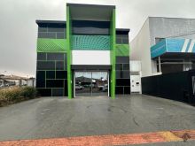 Imóvel comercial com 12 salas