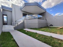 03 quartos - churrasqueira e terreno grande