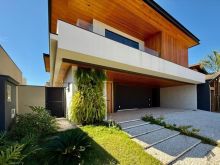 Maravilhoso sobrado com 5 suítes no Damha II