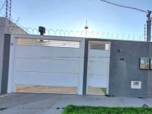 Bela casa com 3 anos de construção