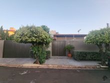 Linda casa térrea em uma localização privilegiada