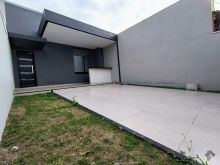 Casa grande com suíte - área gourmet e terreno grande