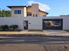 Excelente - 5 suítes - 5 salas - área gourmet e piscina