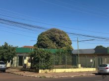 Imóvel comercial de esquina - amplo estacionamento