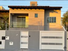 Sobrado aconchegante com marcenaria