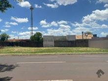 Terreno plano bem localizado