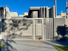 Casa alto padrão - 3 suítes - piscina - Rita Vieira