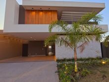 Casa em condomínio - eletros na cozinha e armários