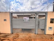 Casa semi-nova com amplo terreno