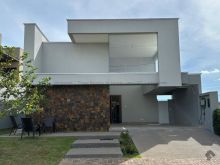 Completa com planejados e gourmet