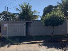 Casa térrea em terreno amplo - ótima oportunidade