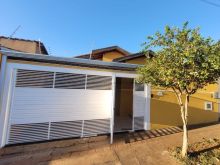 Linda casa térrea a 100m da escola Carrossel