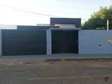 Excelente casa com piscina no Parque das Orquídeas