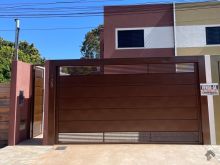 Sobrado com 02 suítes ao lado do Parque dos Poderes