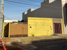 Sob esquina com Marquês de Pombal