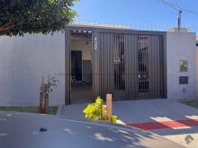 Ótima casa - 2 quartos - bem localizada