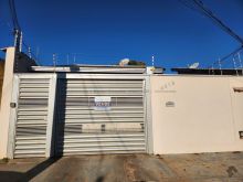 Casa térrea com suíte - churrasqueira e piscina