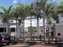 Belo apartamento semi mobiliado