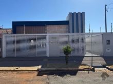 Imóvel com 3 quartos mais terreno anexo