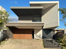 Magnífico sobrado com 3 suítes