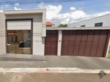 Casa com salão comercial