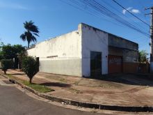Imóvel de esquina - construtores ou moradia