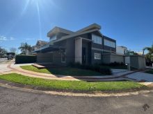 Magnífico e completo - 4 suítes sendo 1 master