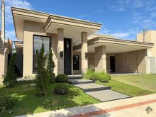 Casa com piscina - Ecoville Residence