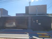 Suíte - área gourmet - garagem para 2 carros