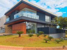 Sobrado imponente de esquina - Residencial Alphaville III