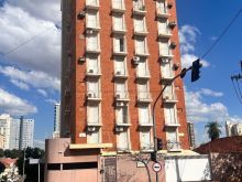 Apartamento amplo e com ótima localização